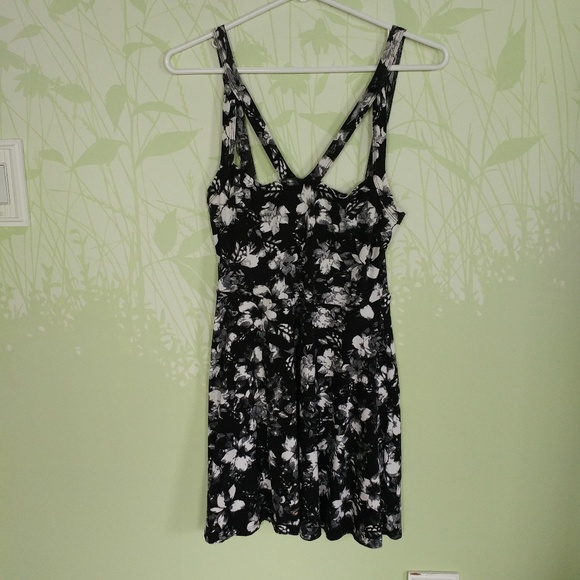 Forever 21 Dresses & Skirts - *Donating soon* F21 strappy floral skater dress